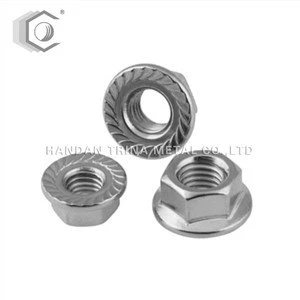 Đai ốc mặt bích DIN6923